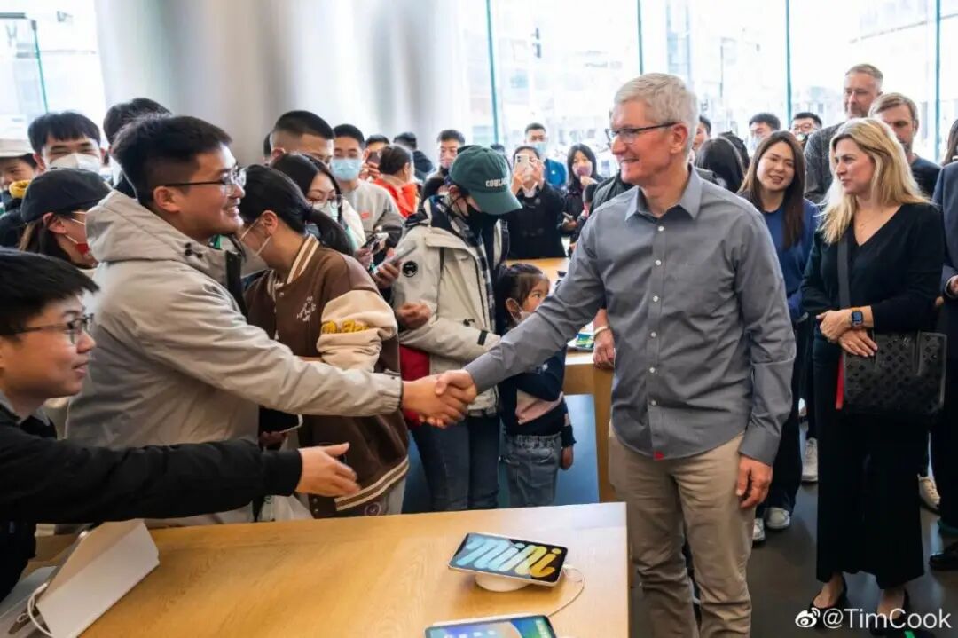 上任当晚发微博，苹果和特努斯在急什么？